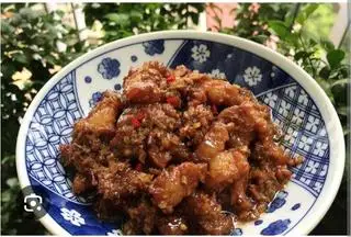 Hình ảnh cơm thịt xào mắm ruốc 