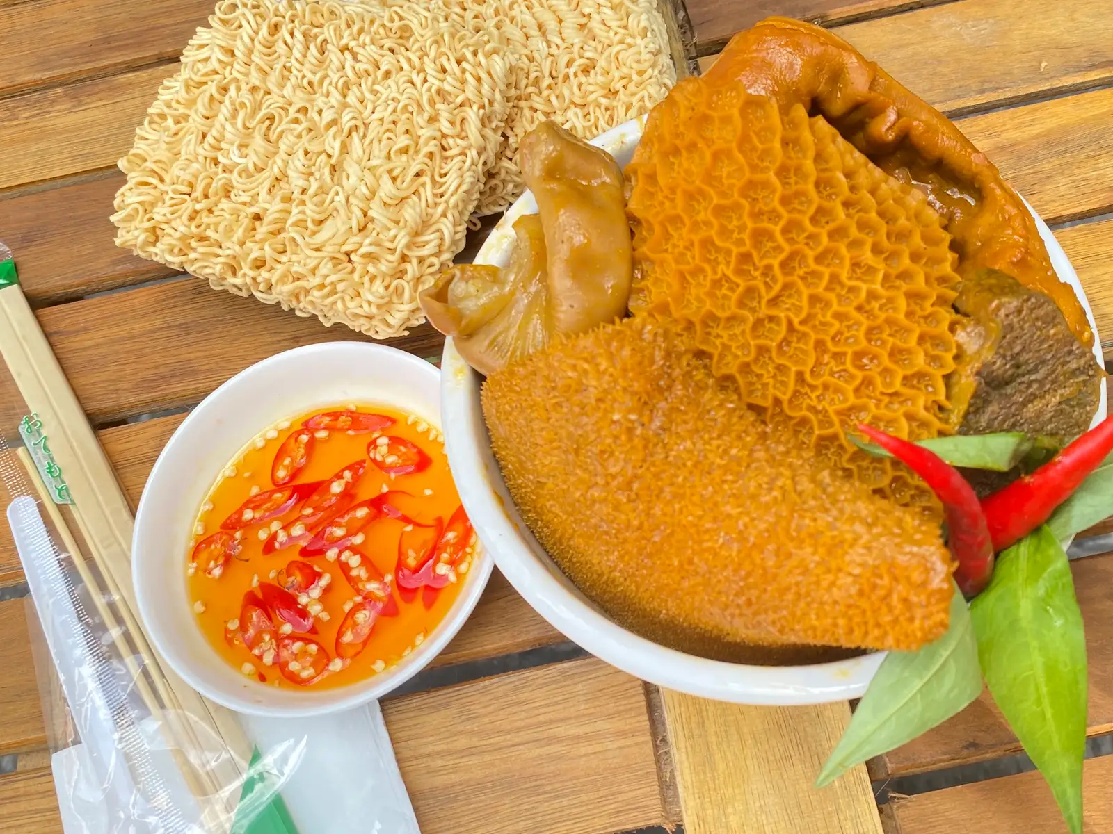 Phá lấu bò mì gói phần lớn - 67.000 ₫ tại Phá Lấu Bò Cô Kim
