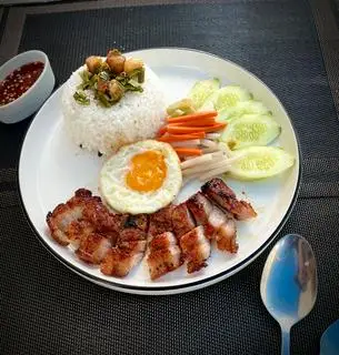 CƠM THỊT BA RỌI- ỐP LA - 80.000 ₫ tại Nấm - Cơm Sườn Bì Chả - Ngô Tất Tố