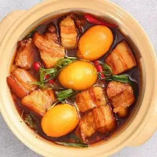 Hình ảnh Cơm Thịt Kho Hột Vịt