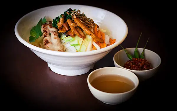 Hình ảnh Bún thịt nướng nem nướng