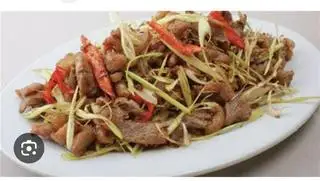 Hình ảnh gà đá xào lăn
