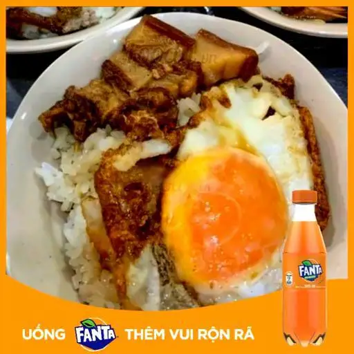 Hình ảnh Xôi trứng thịt kho kèm nước cam