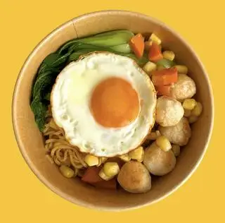 Hình ảnh Mì trộn trứng + cá viên 