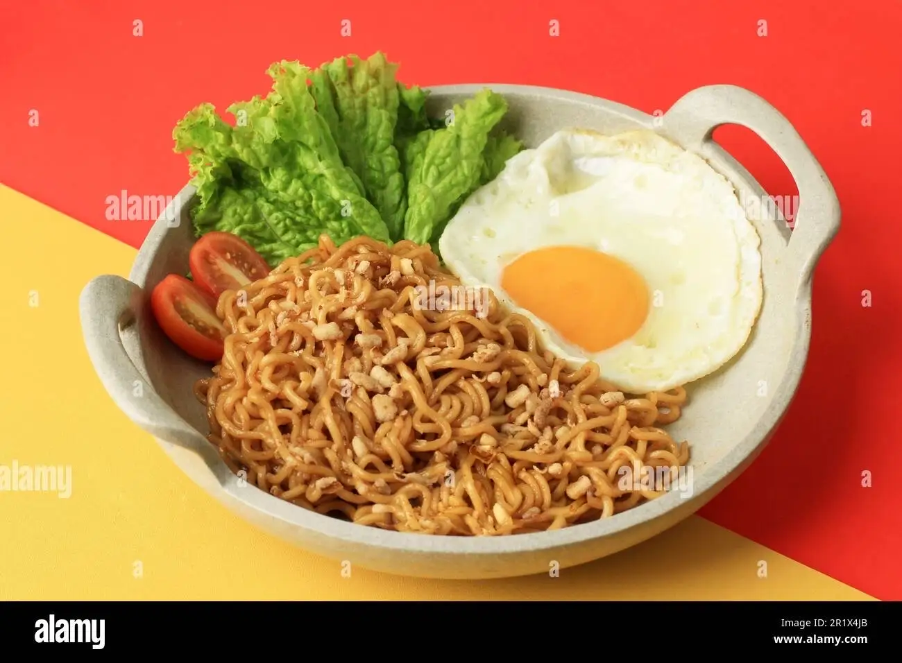 Mì Trộn Trứng-Xúc Xích - 35.000 ₫ tại Mì Trộn Indomie & Bánh Cuốn Nóng 155A - Triệu Quang Phục