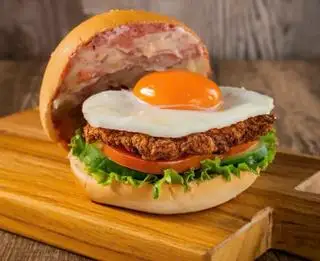 Hình ảnh hamburger bò trứng