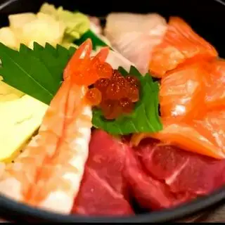 Cơm sashimi - 250.000 ₫ tại Gấu Sushi - Phạm Thị Tánh