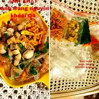 Bánh tráng phơi sương tóp mỡ - mỡ hành - khô gà - hành phi - tỏi - muối - sate - 35.000 ₫ tại Bánh Tráng Muối Tỏi Tóp Mỡ Nguyễn Khoái - Nguyễn Khoái