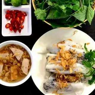 Hình ảnh Bánh cuốn nóng chả quế  