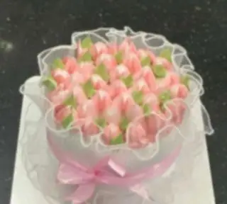 Hình ảnh Bánh kem hoa tulip hồng size 16