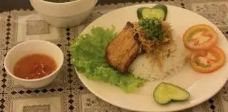 Cơm tấm chay - Broken rice with pork chops - 49.000 ₫ tại Chay Nhà An - Phan Đăng Lưu