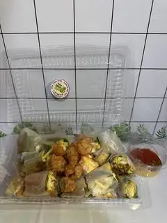 Bánh tráng cuốn bơ trứng cút + tóp mỡ - 30.000 ₫ tại Bánh Tráng Trộn, Chấm & Chân Gà Sốt Thái Tiệm Nhà Mít - Nguyễn Thái Sơn