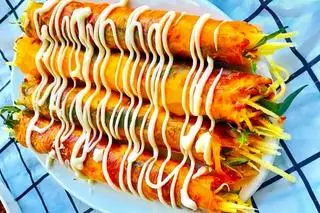 Bánh tráng cuốn - 30.000 ₫ tại Bánh Tráng Trộn Cô Bông Thủ Thiêm - Đường Số 15