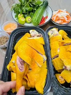 Hình ảnh COMBO: 1/2 Gà Ủ + Chân Ủ (Vừa) + 2 Cơm lam (Tặng Coca)