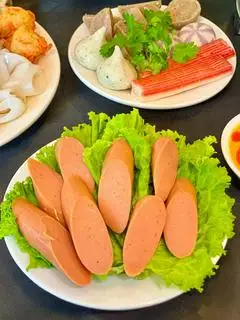 Hình ảnh Xúc xích 3 cái