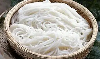 Hình ảnh Bánh canh & Huyết thêm