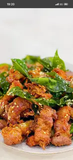 Hình ảnh ba chỉ chiên riềng lá móc mật (300g)