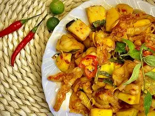 Hình ảnh Chân gà rút xương sốt Thái L