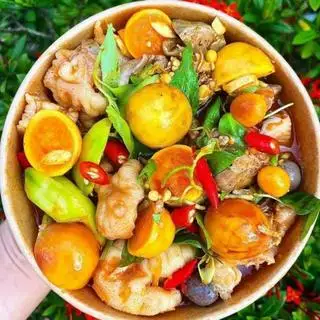 Hình ảnh Chân gà rút xương + Trứng non Sôt Thái L