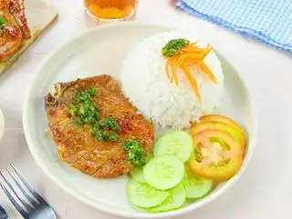 Hình ảnh Cơm Sườn Cốt Lết Nướng