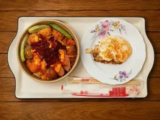 Hình ảnh Mỳ trộn tương đen khô bò trứng