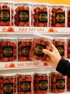 Dâu sấy thăng hoa - 198.000 ₫ tại Bánh Tráng Ngọc Trinh - Hậu Giang
