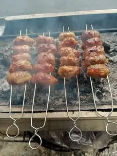 Bò mỡ chài thêm - 10.000 ₫ tại Bún Thịt Nướng & Bò Lá Lốt Sáu Cận - Phan Văn Trị