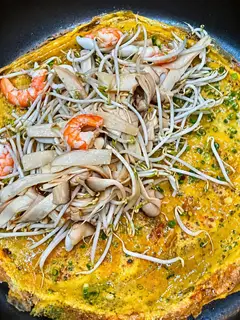 Bánh xèo tôm thịt nấm - 96.000 ₫ tại Bánh Xèo Miền Tây Cô Yến - Xóm Củi