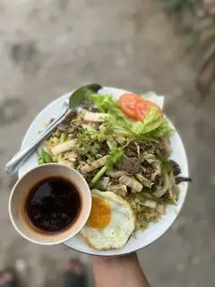 Hình ảnh CƠM CHIÊN BÒ XÀO RAU
