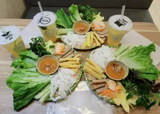 Hình ảnh Nem nướng - trà chanh