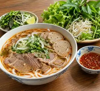 Hình ảnh Bún bò nạm - chả
