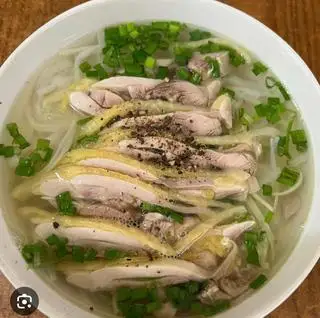 Hình ảnh phở gà đùi 