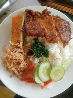 cơm tấm sườn bị chả  - 59.000 ₫ tại Cơm Tấm Cô Khiết - Đặng Văn Ngữ