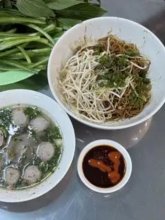 Trộn khô - 78.000 ₫ tại A Bân Quán - Hủ Tiếu Bò Viên Người Hoa - Nguyễn Duy Dương