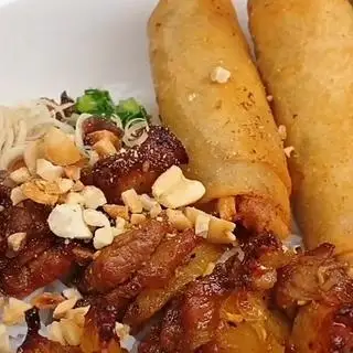 Bún Thịt Nướng Chả Giò 2 - 44.000 ₫ tại Lucky - Bún Thịt Nướng & Ăn Vặt - An Dương Vương