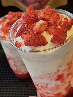 Hình ảnh sữa dâu sấy thăng hoa