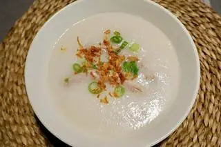 Hình ảnh cháo sườn non rau củ