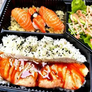 Bento cơm cá hồi nướng - 238.000 ₫ tại Sushi 3 Con Sóc - Đinh Bộ Lĩnh