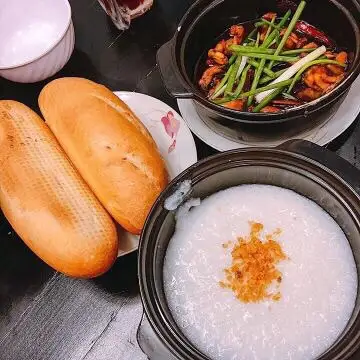 Ếch Singapore 2 con + bánh mì - 84.000 ₫ tại Cháo Ếch Singapore 3 Thằng Đực - Trần Hưng Đạo