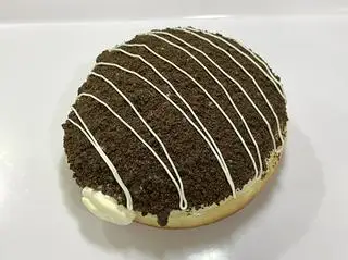 Hình ảnh Donut nhân kem sữa - vụn cookie choco