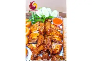 Hình ảnh Gà nướng tặng 3 bánh bao (gà ta)