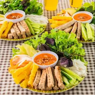 Hình ảnh 3 suất nem nướng nha trang