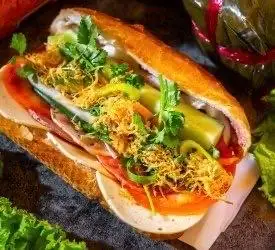 bánh mì thịt nguội đặc biệt  - 35.000 ₫ tại Bánh Mì Hà Nội - Bạch Đằng