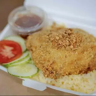 Hình ảnh Cơm Gà Xù Sốt Mắm Tỏi