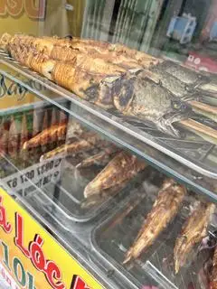 Hình ảnh s.hip bất chấp trời mưa