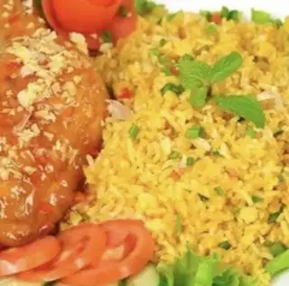 Hình ảnh Cơm gà đặc biêt