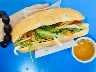 Bánh mì bì thịt nướng Chay - 32.000 ₫ tại Tùy Duyên - Bánh Mì Chay - Nguyễn Hữu Hào