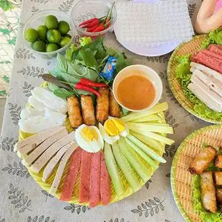 chả cuốn cá trích phan thiết ( mẹt 1) - 84.000 ₫ tại Bún Đậu Mắm Tôm Mia - Nguyễn Ảnh Thủ