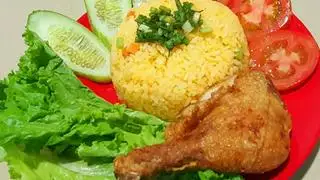 Hình ảnh Cơm gà xối mỡ đùi