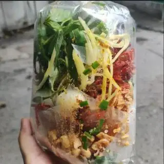 bánh tráng trộn thập cẩm  - 32.000 ₫ tại Ăn Vặt Ánh Hồng - Trái Cây Tươi & Tré Trộn - Lâm Văn Bền